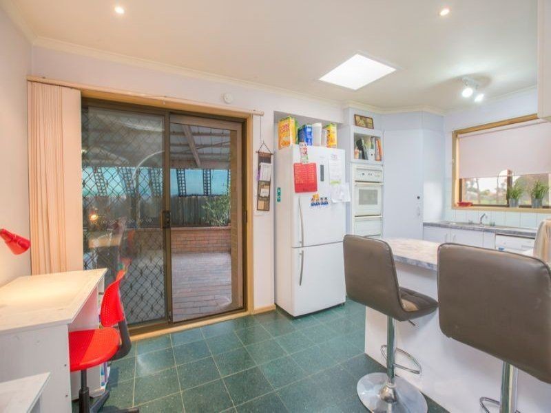 39 Hoysted Avenue, Cranbourne North VIC 3977