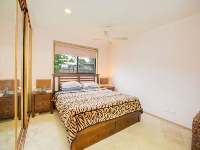 39 Hoysted Avenue, Cranbourne North VIC 3977