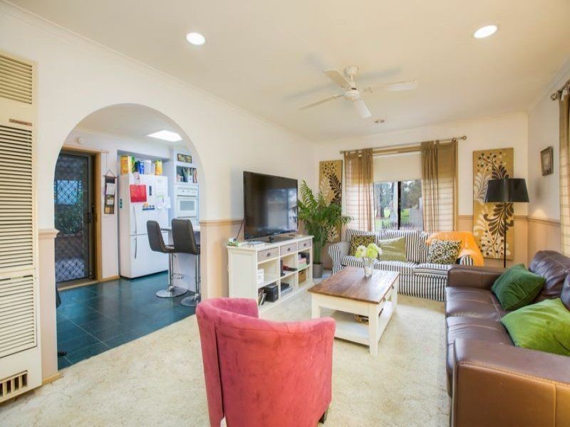 39 Hoysted Avenue, Cranbourne North VIC 3977