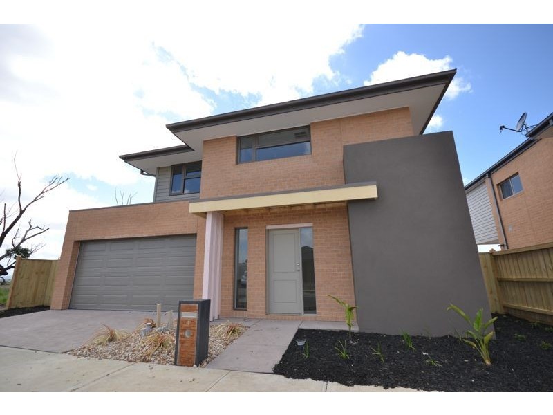 4 Jolly Street, Cranbourne East VIC 3977