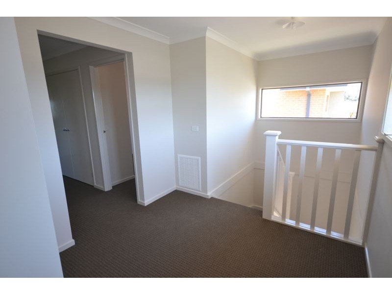4 Jolly Street, Cranbourne East VIC 3977