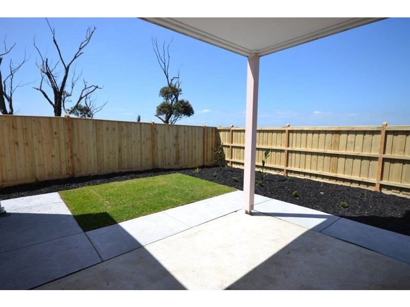 4 Jolly Street, Cranbourne East VIC 3977