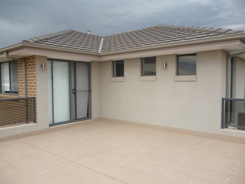 14 Peisley Crescent, Cranbourne East VIC 3977