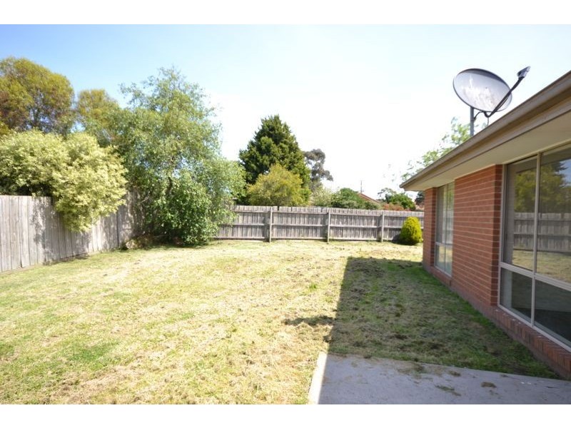 39 Linda Drive, Cranbourne West VIC 3977