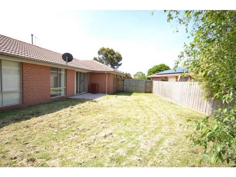 39 Linda Drive, Cranbourne West VIC 3977