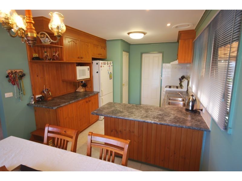 8 Cochrane Street, Cranbourne VIC 3977