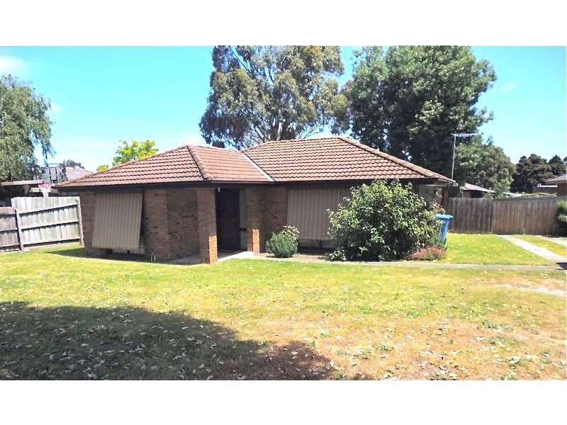 11 Phillip Court, Cranbourne North VIC 3977