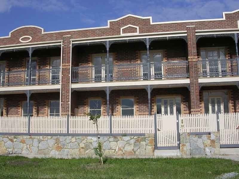 102 Paterson Drive, Lynbrook VIC 3975