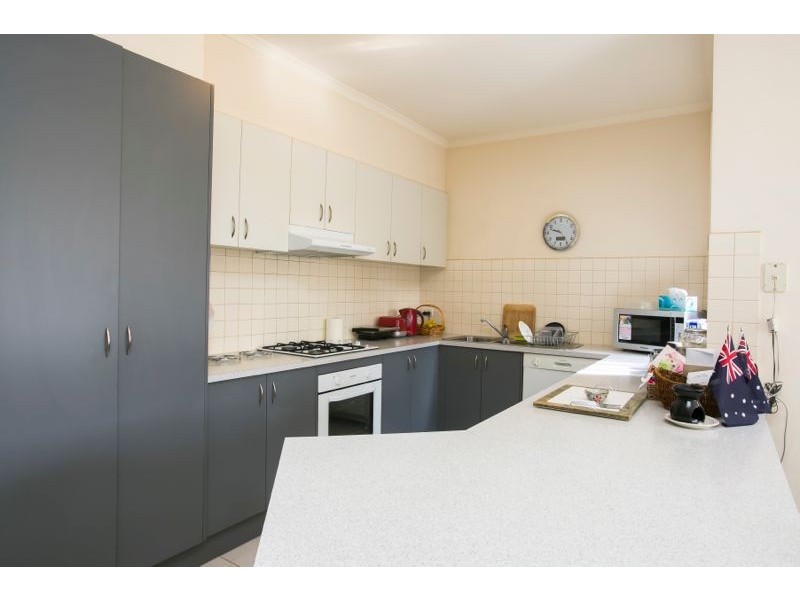 102 Paterson Drive, Lynbrook VIC 3975