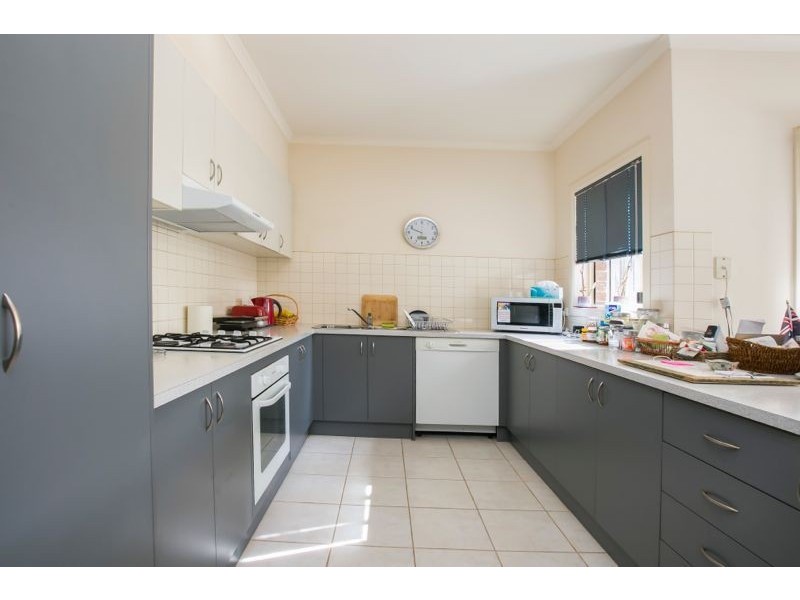 102 Paterson Drive, Lynbrook VIC 3975