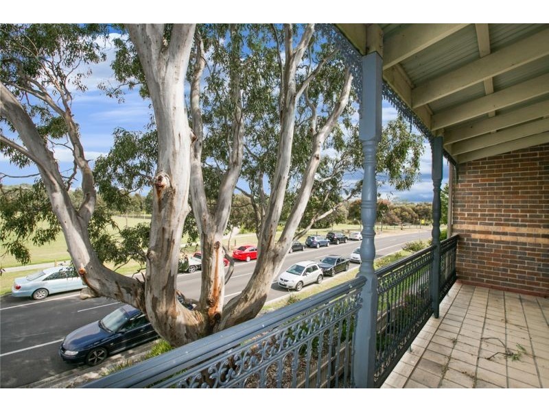 102 Paterson Drive, Lynbrook VIC 3975