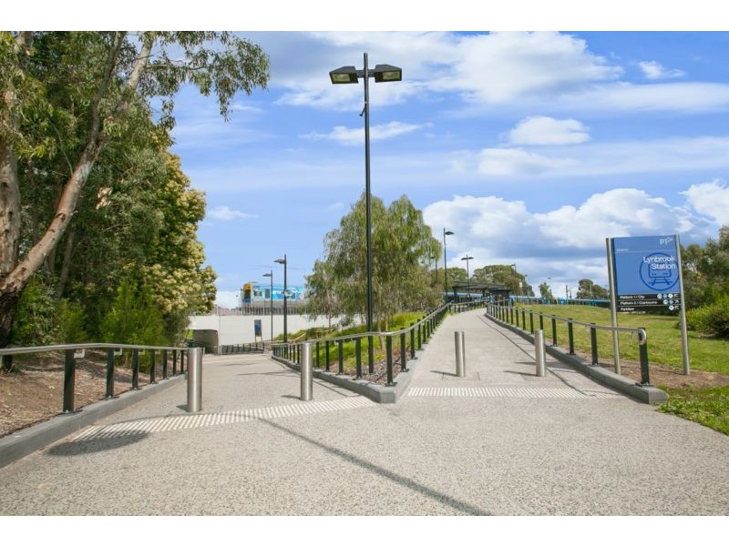 102 Paterson Drive, Lynbrook VIC 3975