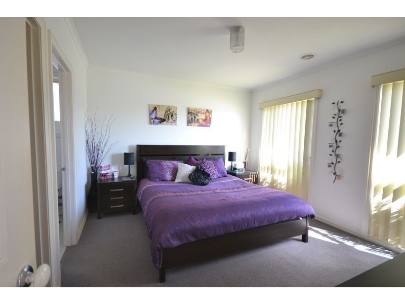13 Alpine Heath Way, Lyndhurst VIC 3975