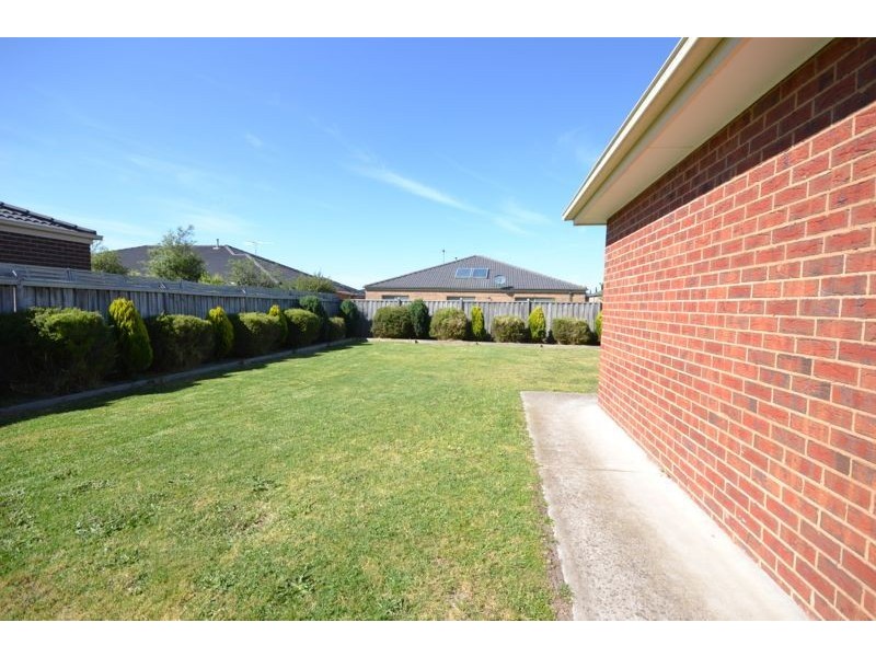 13 Alpine Heath Way, Lyndhurst VIC 3975