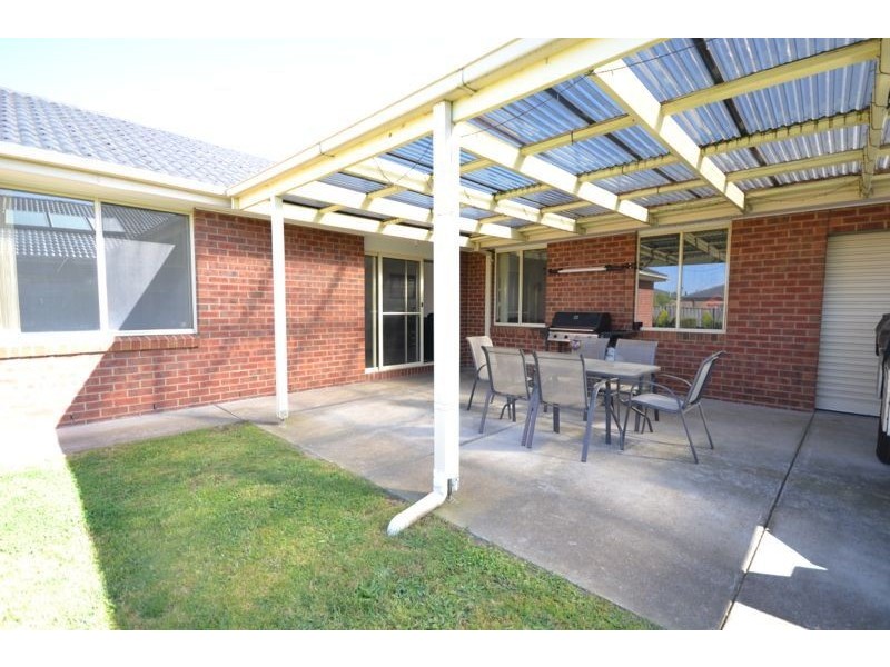 13 Alpine Heath Way, Lyndhurst VIC 3975