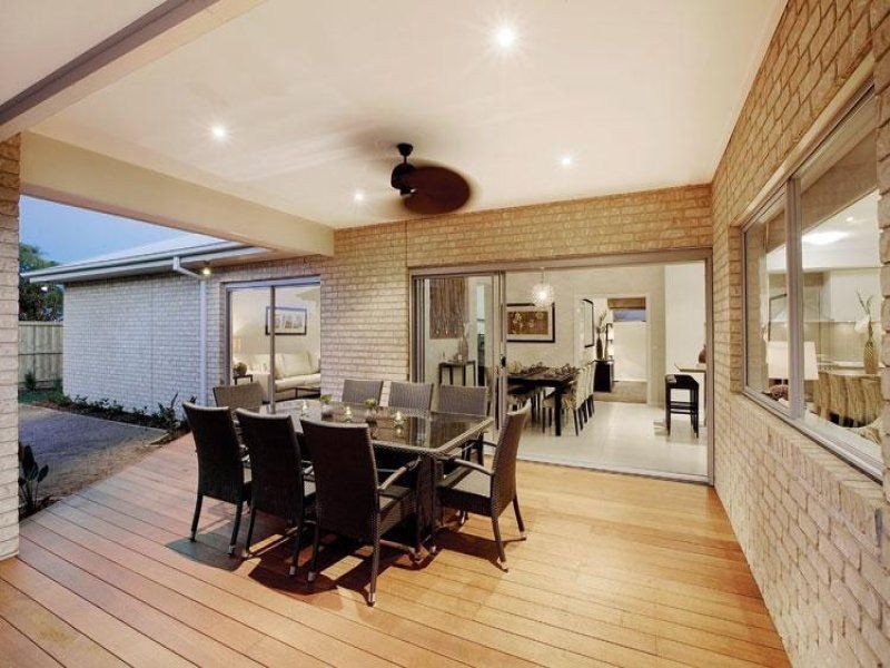 10 Black Caesar Drive, Cranbourne East VIC 3977