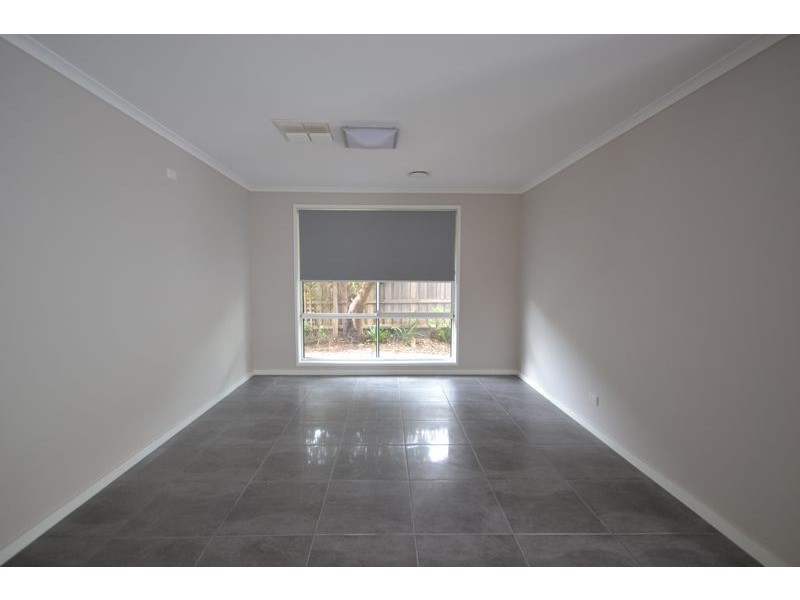 8 Fig Court, Cranbourne North VIC 3977