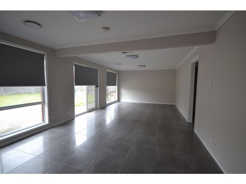 8 Fig Court, Cranbourne North VIC 3977