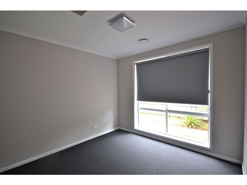 8 Fig Court, Cranbourne North VIC 3977