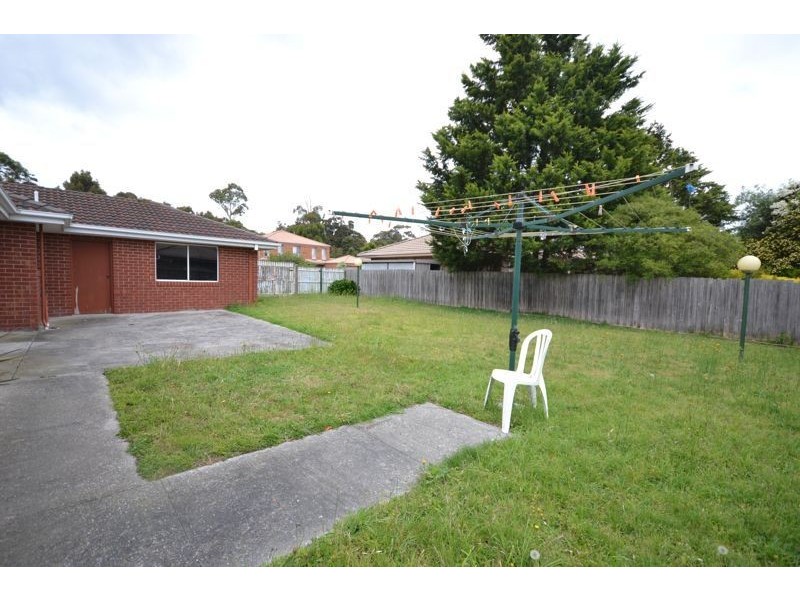 8 Fig Court, Cranbourne North VIC 3977