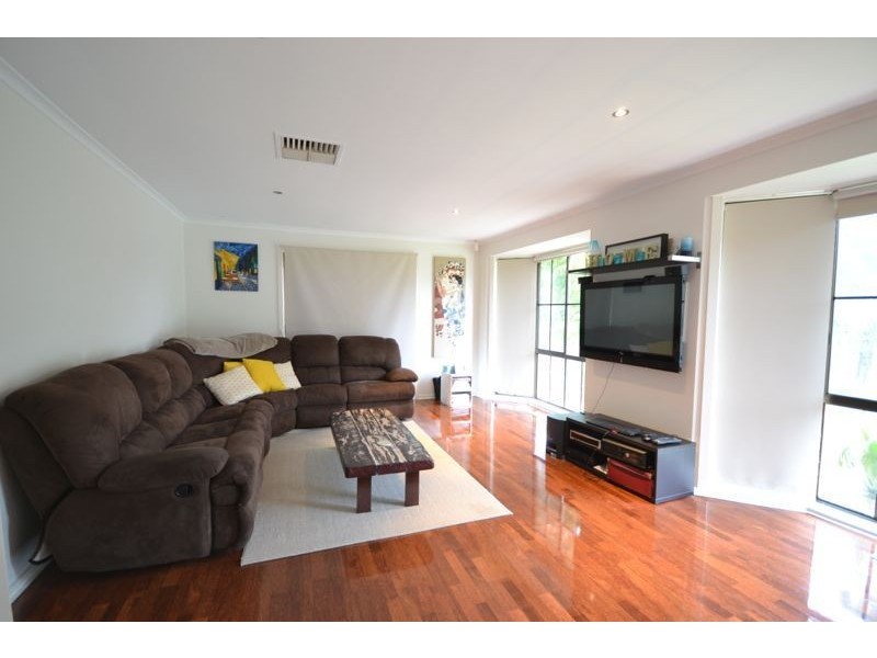 3 Courtenay Avenue, Cranbourne North VIC 3977