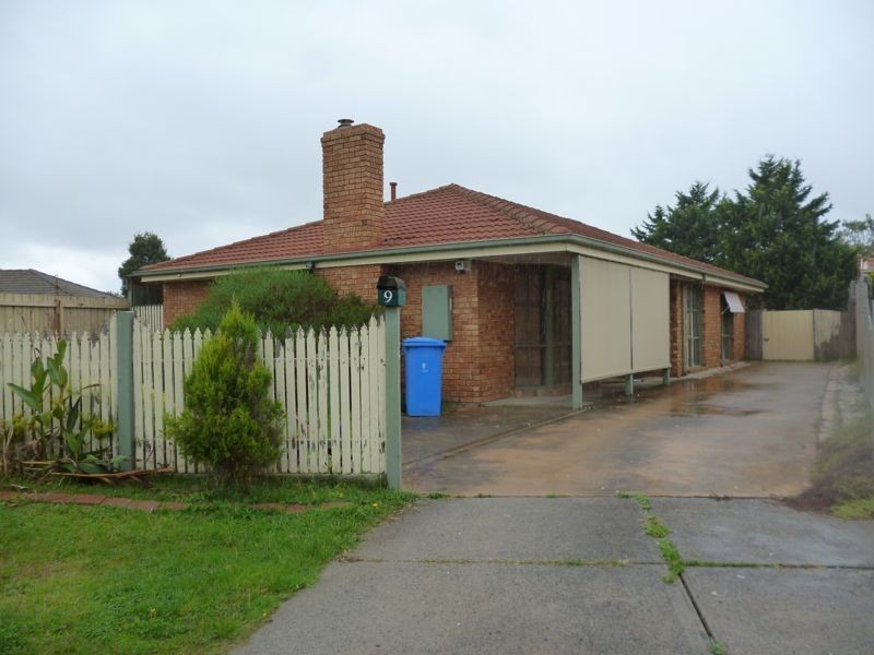 9 Filbert Court, Cranbourne North VIC 3977