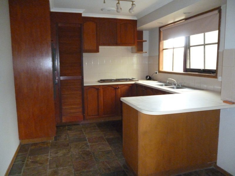 9 Filbert Court, Cranbourne North VIC 3977