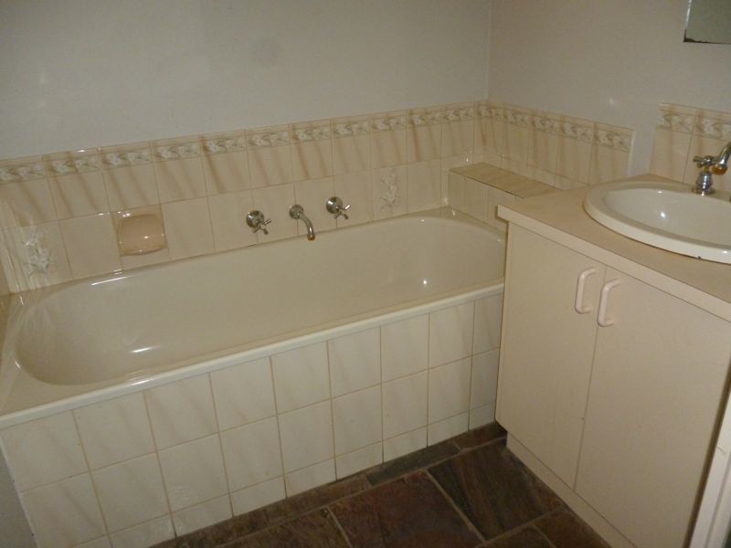 9 Filbert Court, Cranbourne North VIC 3977