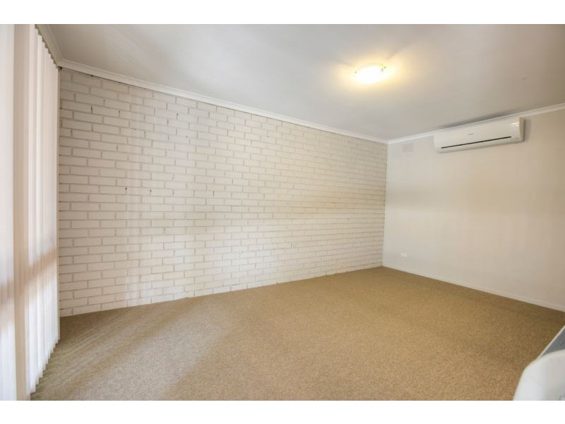 2/10 Duff Street, Cranbourne VIC 3977
