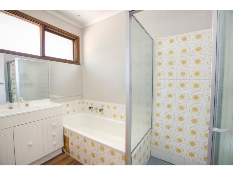 2/10 Duff Street, Cranbourne VIC 3977