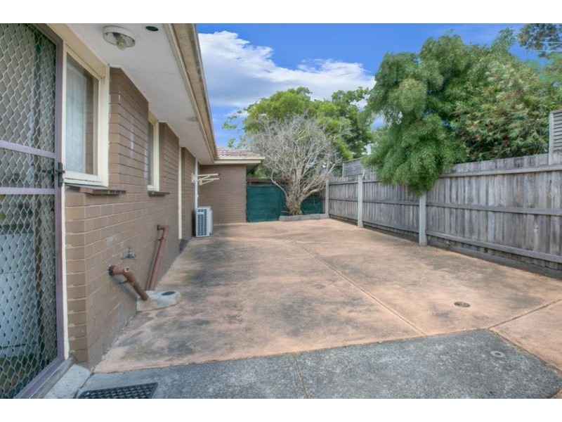2/10 Duff Street, Cranbourne VIC 3977