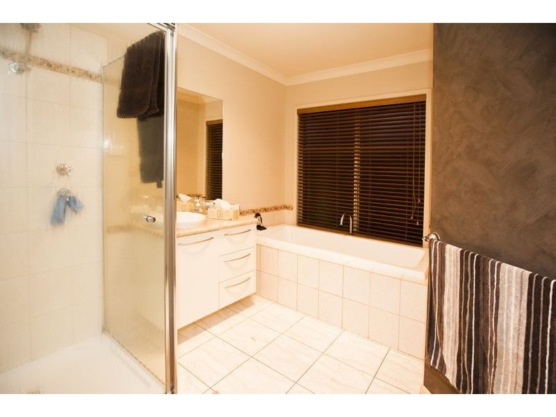 16 Dryandra Place, Cranbourne VIC 3977