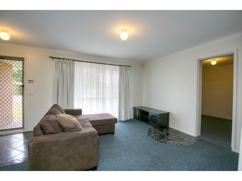 24 Joyce Street, Cranbourne West VIC 3977