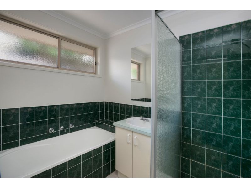 24 Joyce Street, Cranbourne West VIC 3977