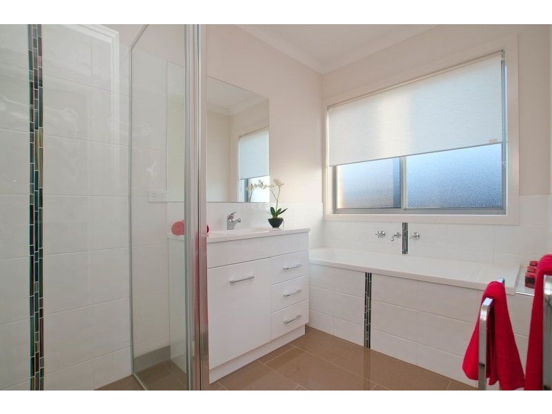 31 John Russell Road, Cranbourne West VIC 3977