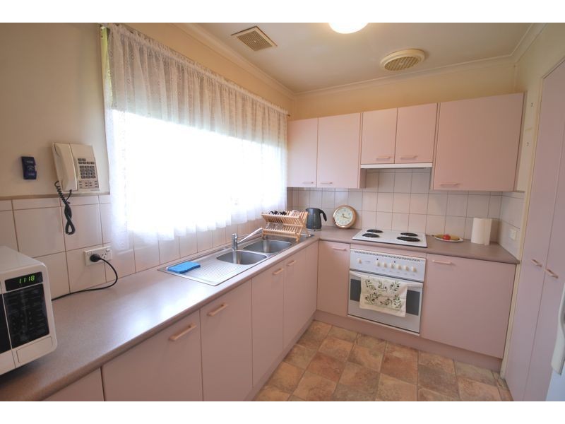 2/10 Lecky Street, Cranbourne VIC 3977