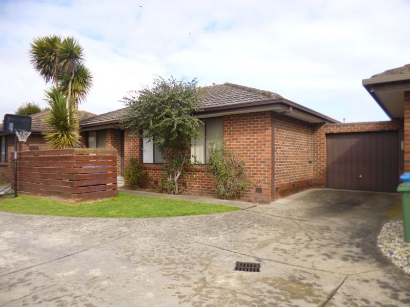 2/9 Walter Street, Cranbourne VIC 3977