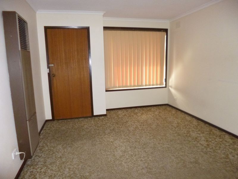 2/9 Walter Street, Cranbourne VIC 3977