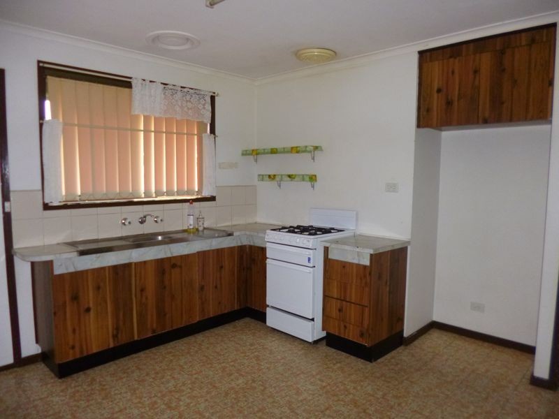 2/9 Walter Street, Cranbourne VIC 3977