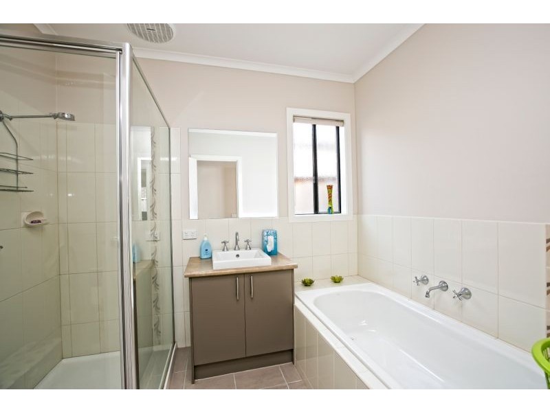74 Sussex Avenue, Cranbourne North VIC 3977