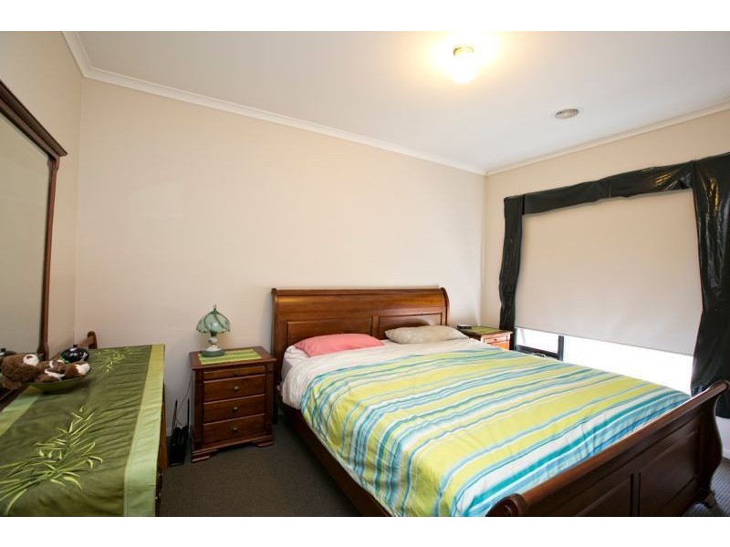 74 Sussex Avenue, Cranbourne North VIC 3977