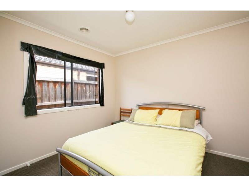 74 Sussex Avenue, Cranbourne North VIC 3977