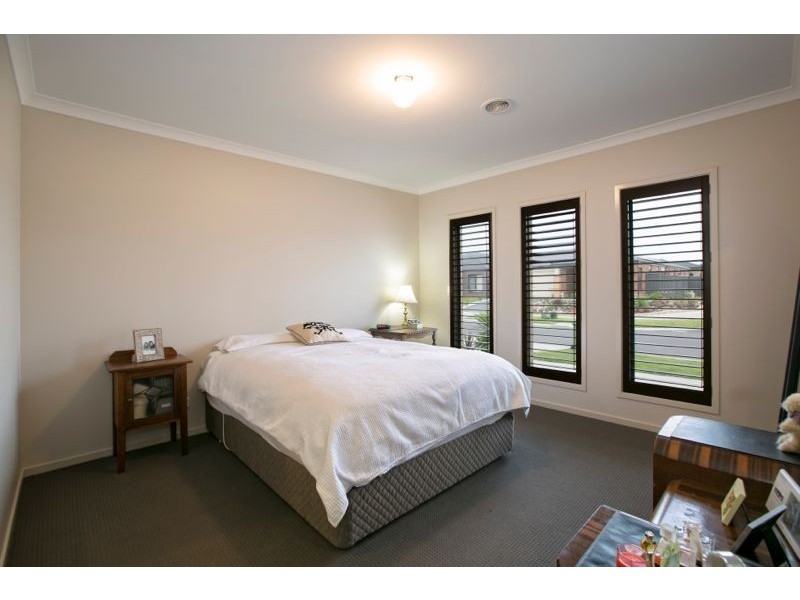 14 Cerbera Bend, Cranbourne North VIC 3977