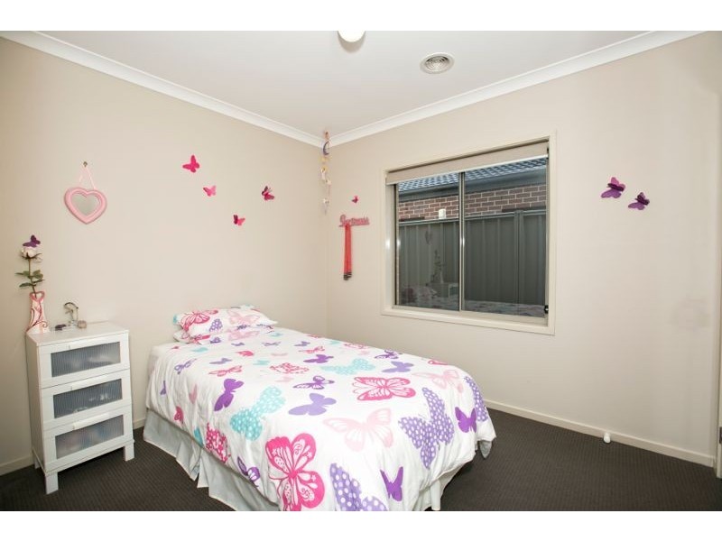 14 Cerbera Bend, Cranbourne North VIC 3977