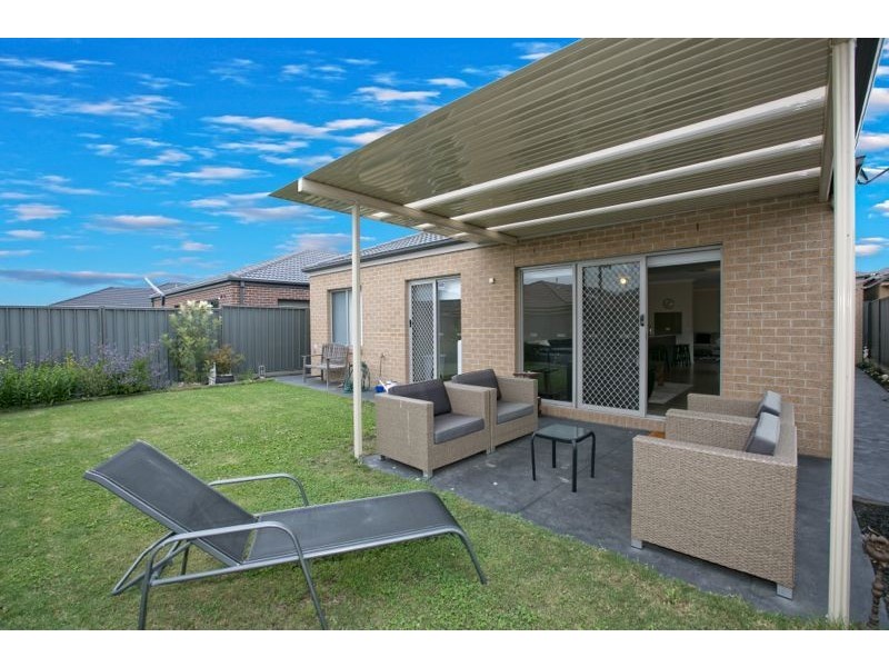 14 Cerbera Bend, Cranbourne North VIC 3977