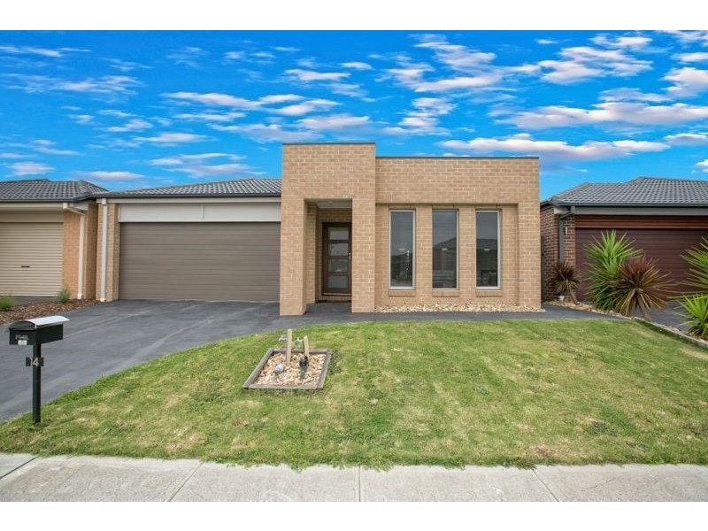 14 Cerbera Bend, Cranbourne North VIC 3977