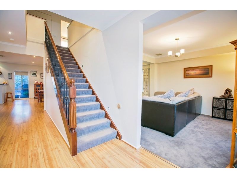 2 Hateley Heath, Cranbourne East VIC 3977