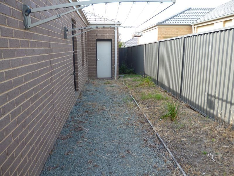 25 Downing Square, Pakenham VIC 3810