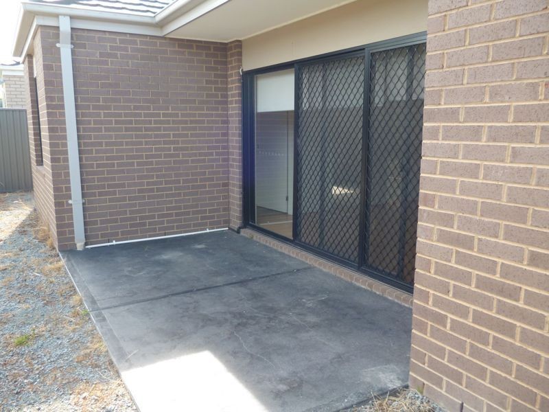 25 Downing Square, Pakenham VIC 3810