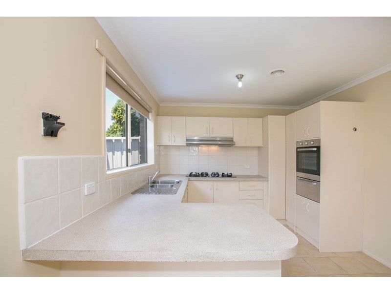 6 Montrose Way, Cranbourne West VIC 3977